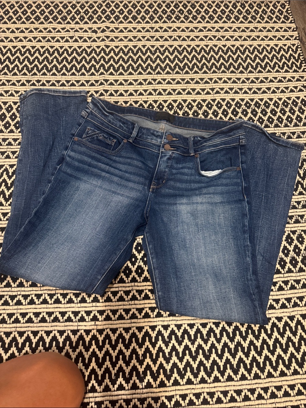 Buckle Bootcut Jeans in Dark Blue Wash